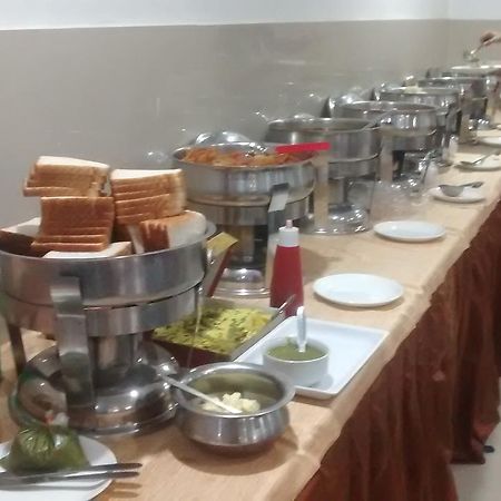 Hotel Delux Inn Агра Екстер'єр фото