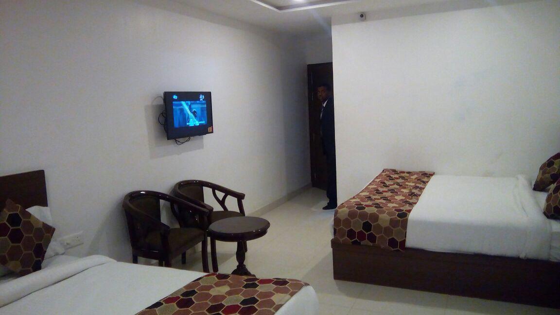 Hotel Delux Inn Агра Екстер'єр фото