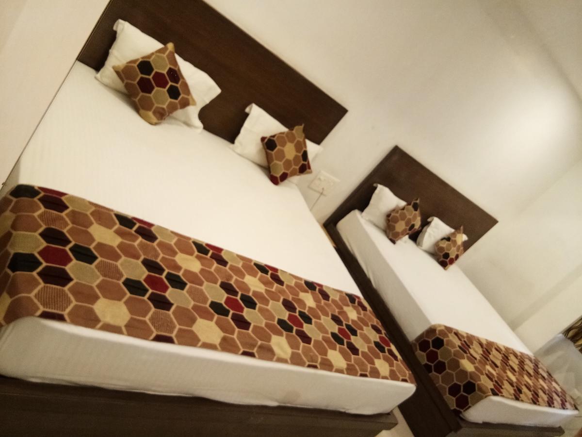 Hotel Delux Inn Агра Екстер'єр фото