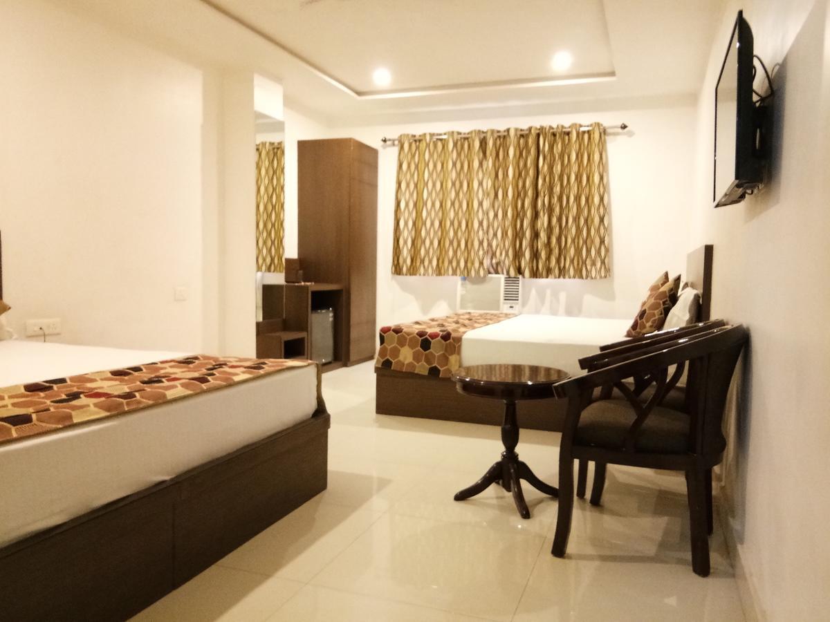 Hotel Delux Inn Агра Екстер'єр фото
