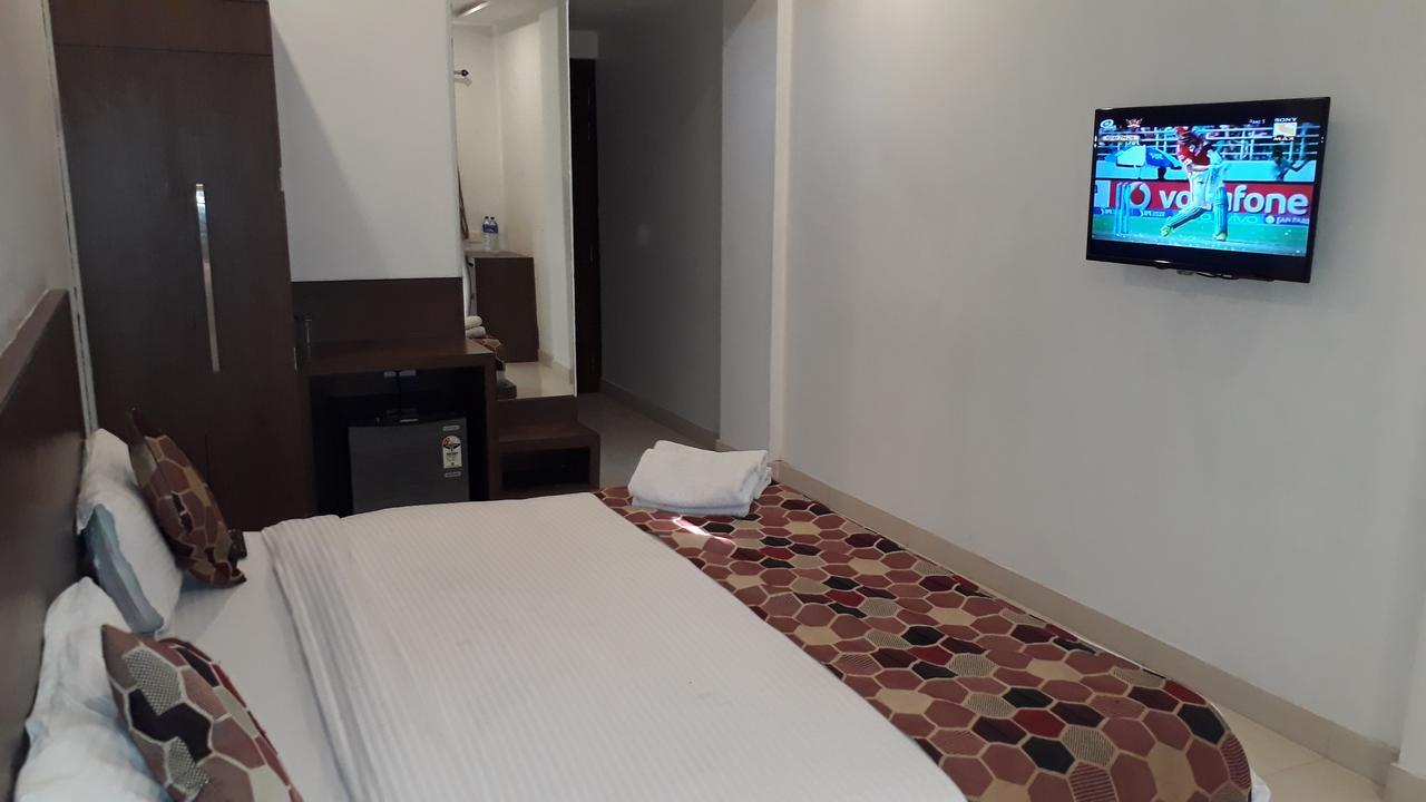 Hotel Delux Inn Агра Екстер'єр фото